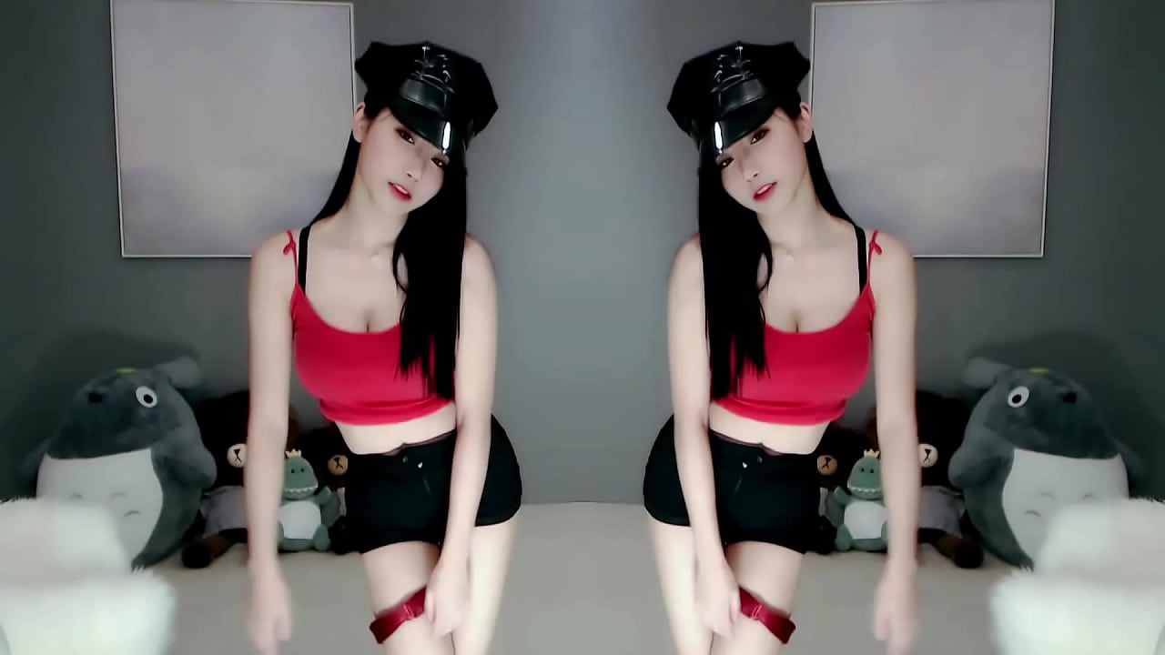 Gái Trung Quốc nhảy chịch trên biển