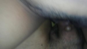 Anh nhét cu mân mê cái lồn bé yêu dâm quá